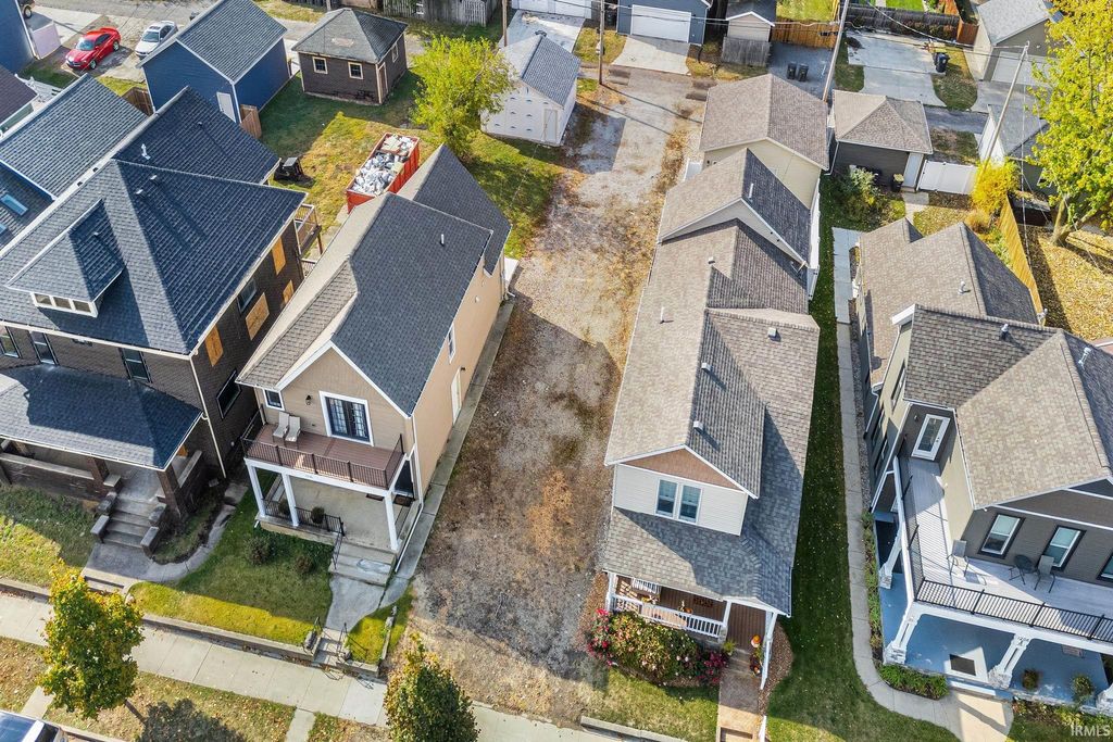 Photo of 1214 Fairfield Avenue, Fort Wayne, IN 46802 (MLS # 202614933)