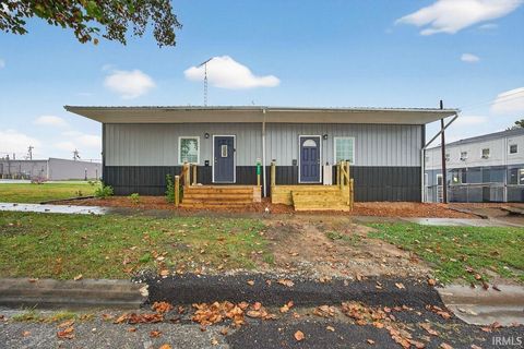 Photo of 607 & 611 W Warren Street, Mitchell, IN 47446 (MLS # 202600771)