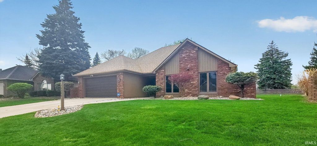Photo of 6306 Baychester Drive, Fort Wayne, IN 46815 (MLS # 202613748)