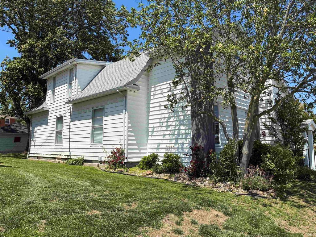 Photo of 106 W 4th Street, Bicknell, IN 47512 (MLS # 202618277)