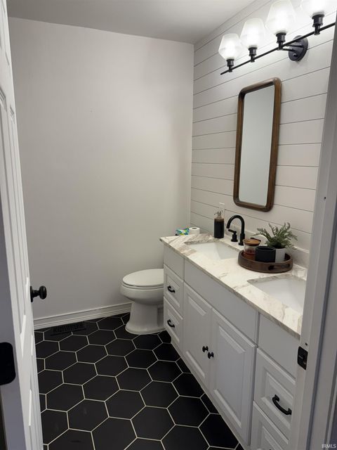 Tiny photo for 1579 S Ridgeview Road, Logansport, IN 46947 (MLS # 202611821)