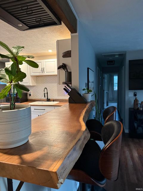 Tiny photo for 1579 S Ridgeview Road, Logansport, IN 46947 (MLS # 202611821)