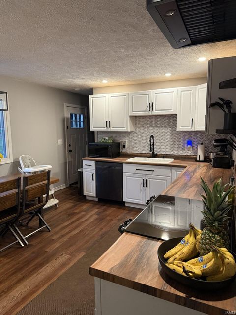 Tiny photo for 1579 S Ridgeview Road, Logansport, IN 46947 (MLS # 202611821)