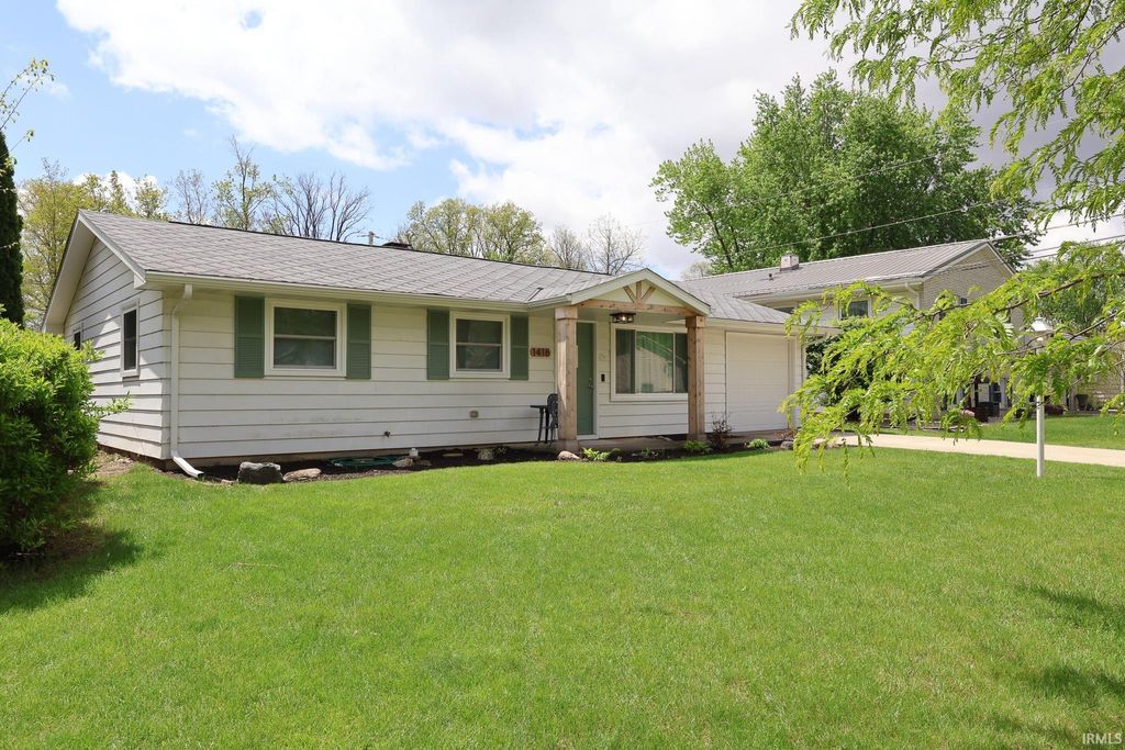 Photo of 1418 Deveron Drive, New Haven, IN 46774 (MLS # 202616170)