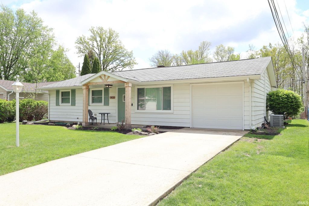 Photo of 1418 Deveron Drive, New Haven, IN 46774 (MLS # 202616170)