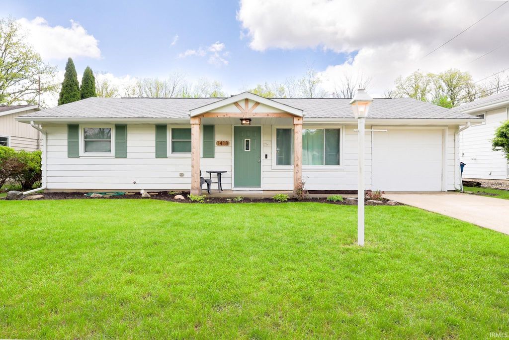 Photo of 1418 Deveron Drive, New Haven, IN 46774 (MLS # 202616170)