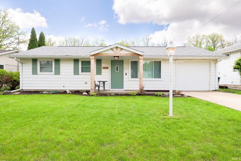 Photo of 1418 Deveron Drive, New Haven, IN 46774 (MLS # 202616170)