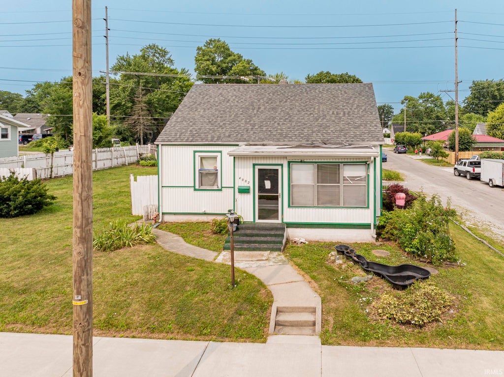 Photo of 4002 Hannah Street, Fort Wayne, IN 46806 (MLS # 202633952)