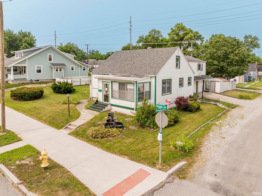 Photo of 4002 Hannah Street, Fort Wayne, IN 46806 (MLS # 202633952)