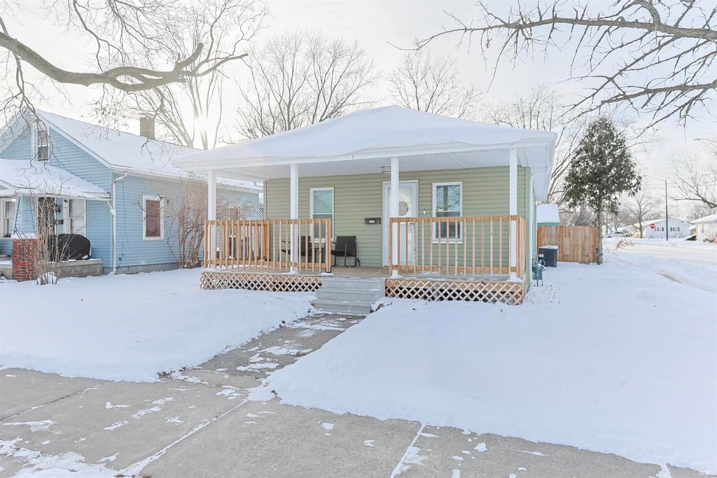 Photo of 201 Prairie Avenue, Mishawaka, IN 46544 (MLS # 202602194)
