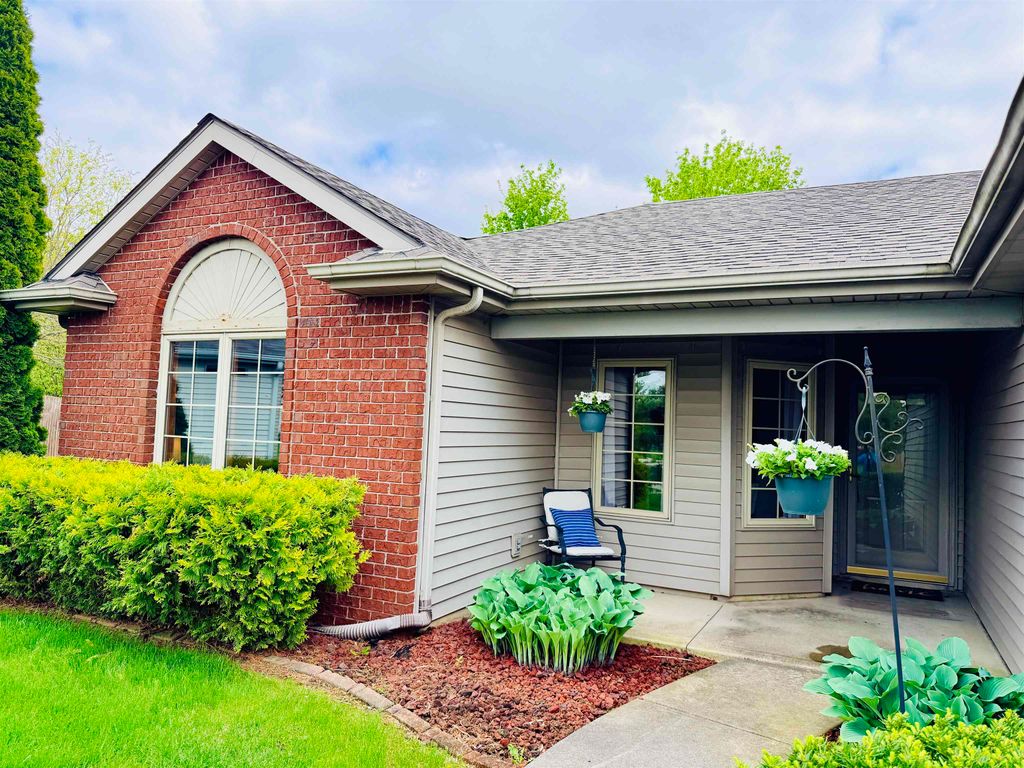 Photo of 12412 Stoneboro Court, Fort Wayne, IN 46845 (MLS # 202615398)