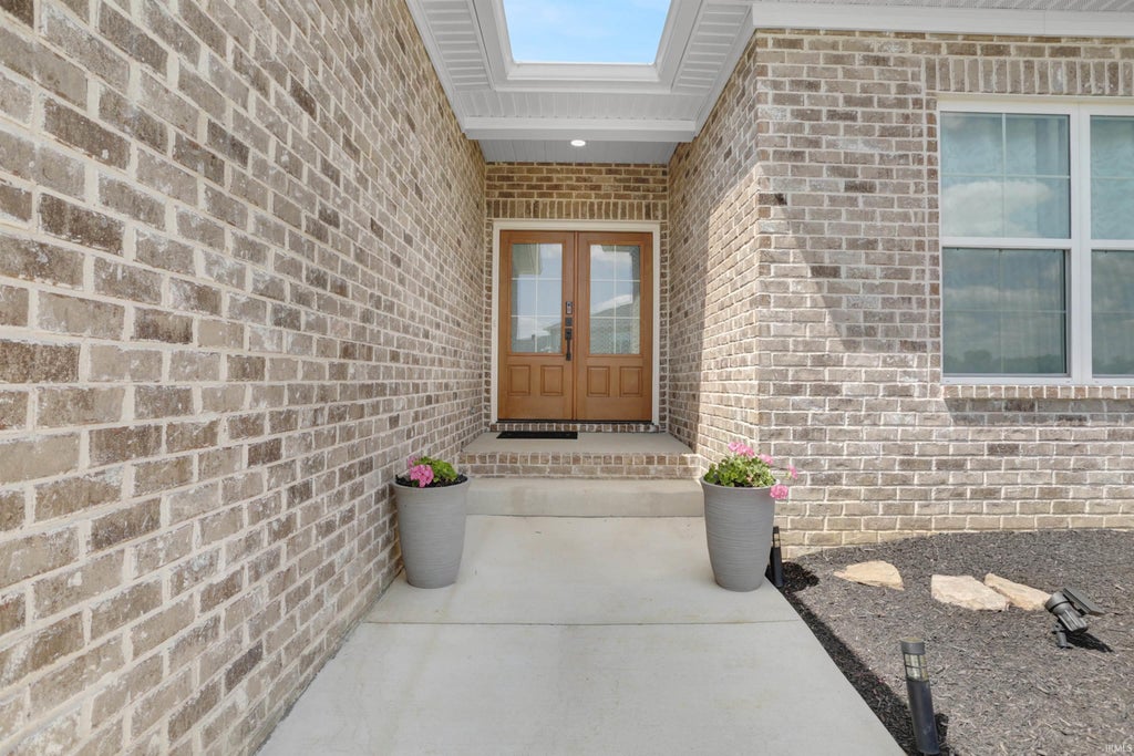 Photo of 3581 Sand Drive, Newburgh, IN 47630 (MLS # 202634136)