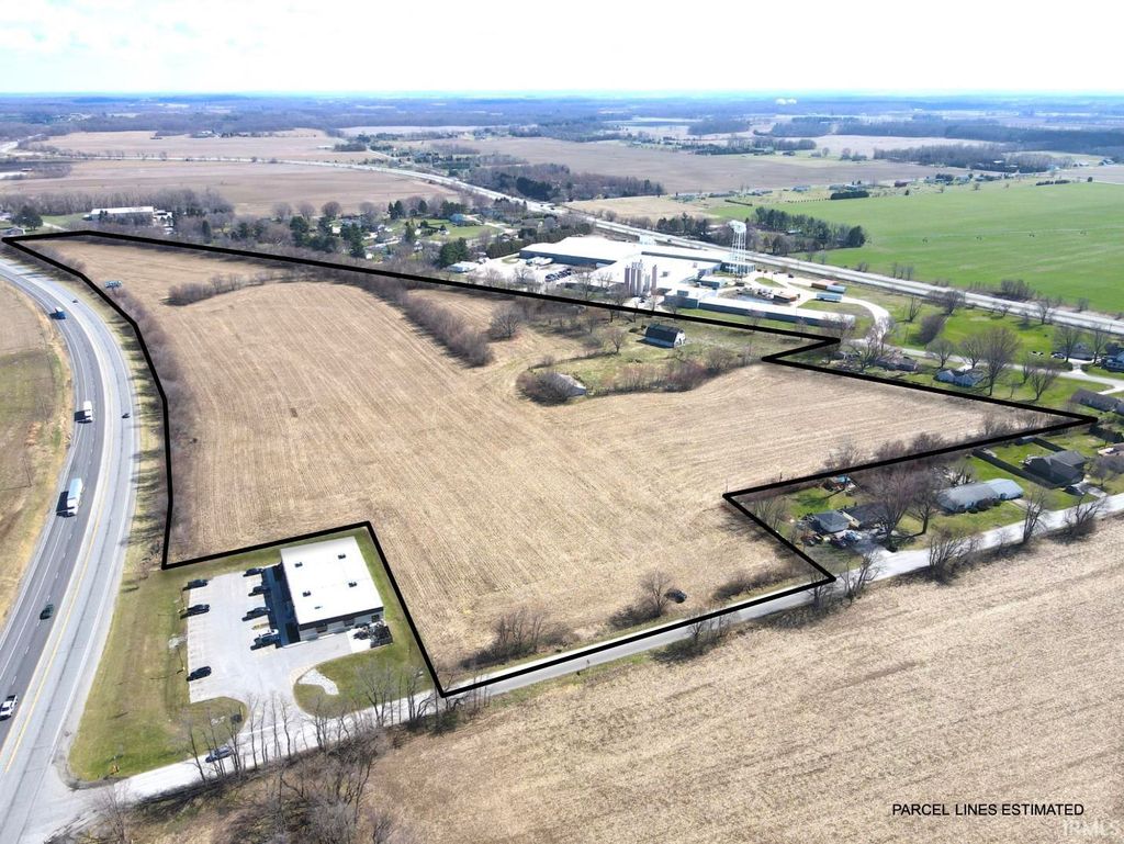 Photo of 4747 E Oak Knoll Road, Rolling Prairie, IN 46371 (MLS # 202613873)