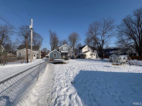 Tiny photo for 607 W Jefferson Street, Decatur, IN 46733 (MLS # 202604160)