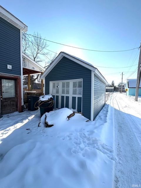 Tiny photo for 607 W Jefferson Street, Decatur, IN 46733 (MLS # 202604160)