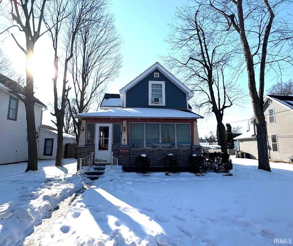 Photo of 607 W Jefferson Street, Decatur, IN 46733 (MLS # 202604160)