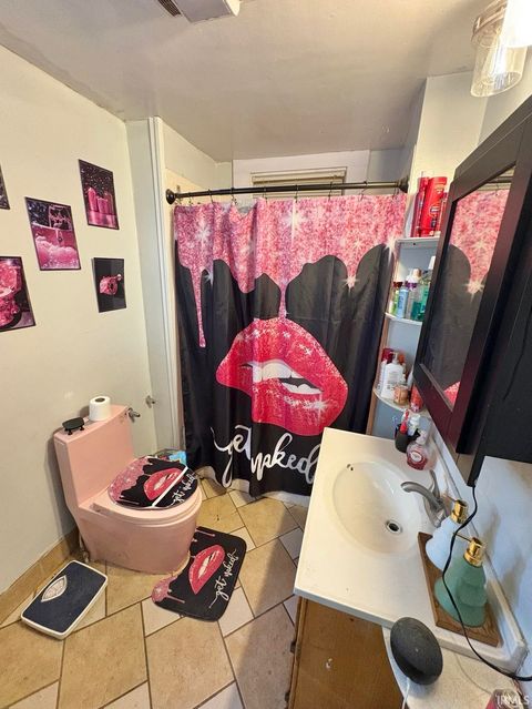 Tiny photo for 607 W Jefferson Street, Decatur, IN 46733 (MLS # 202604160)