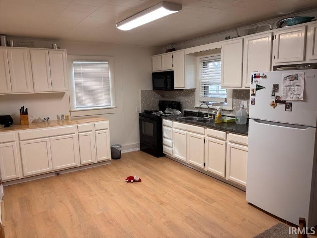 Photo of 2640 E 300 N, Winchester, IN 47394 (MLS # 202547674)