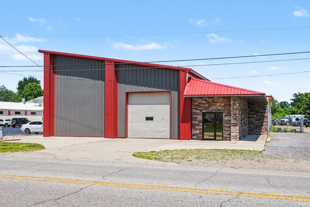 Photo of 2846 W Old US 20, Elkhart, IN 46514 (MLS # 202627943)