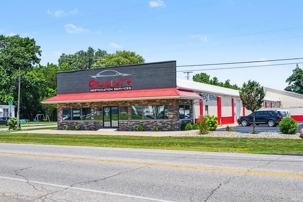 Photo of 2846 W Old US 20, Elkhart, IN 46514 (MLS # 202627943)