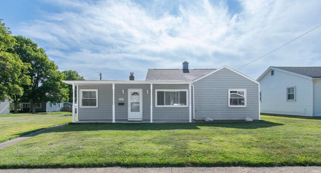 Photo of 907 S State Street, Kendallville, IN 46755 (MLS # 202626631)