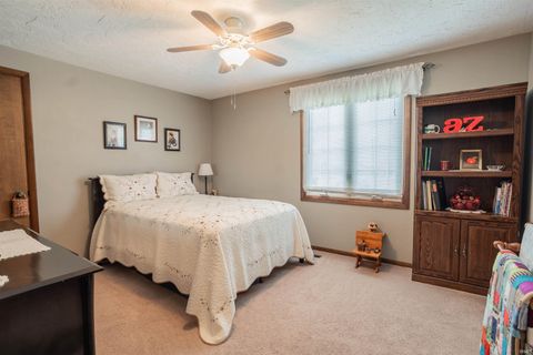Tiny photo for 317 Timber Lane, Anderson, IN 46017 (MLS # 202618603)