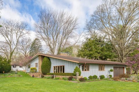 Photo of 26103 Vista Lane, Elkhart, IN 46517 (MLS # 202613144)