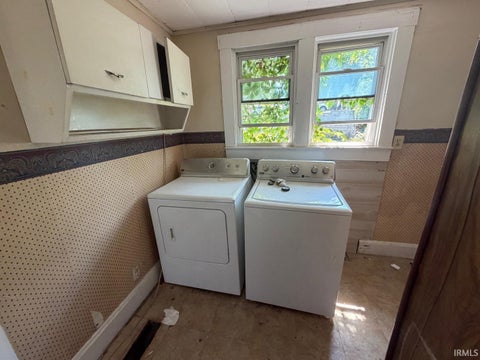 Tiny photo for 702 15th Street, Bedford, IN 47421 (MLS # 202638792)