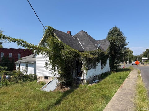 Photo of 702 15th Street, Bedford, IN 47421 (MLS # 202638792)