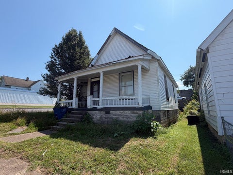 Tiny photo for 702 15th Street, Bedford, IN 47421 (MLS # 202638792)
