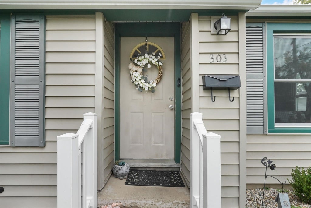 Photo of 303 E Broad Street, South Whitley, IN 46787 (MLS # 202643139)