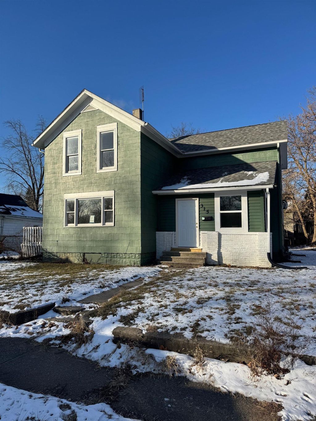 Photo of 315 Center Street, Fort Wayne, IN 46808 (MLS # 202606960)