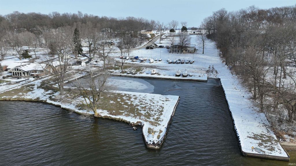 Photo of 11810 W 820 north Crossroad, Monticello, IN 47960 (MLS # 202548768)