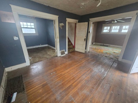 Tiny photo for 413 Eckart Street, Fort Wayne, IN 46806 (MLS # 202642573)