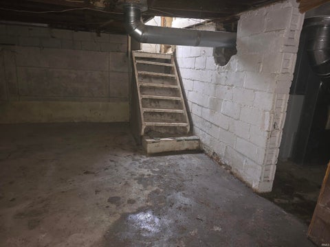 Tiny photo for 413 Eckart Street, Fort Wayne, IN 46806 (MLS # 202642573)