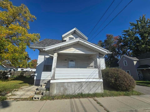 Tiny photo for 413 Eckart Street, Fort Wayne, IN 46806 (MLS # 202642573)