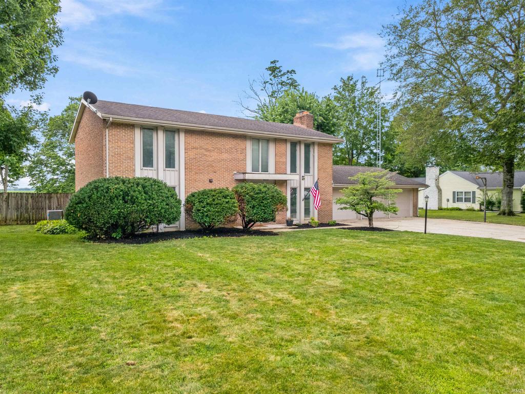 Photo of 1415 W Forest Lane, Marion, IN 46952 (MLS # 202627829)