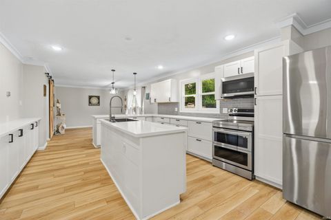 Tiny photo for 1415 W Forest Lane, Marion, IN 46952 (MLS # 202627829)