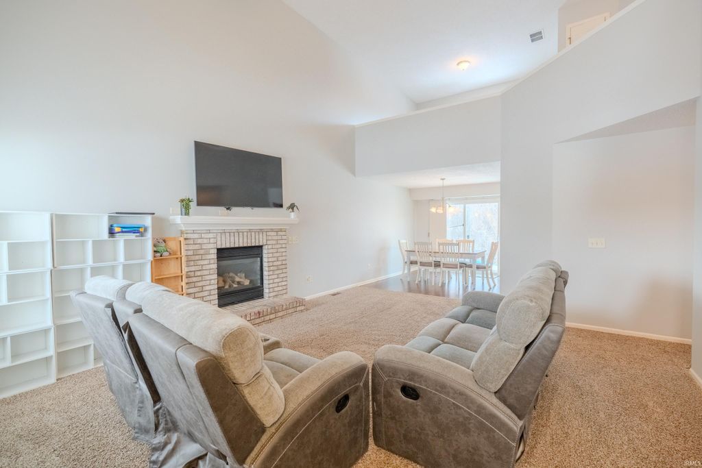 Photo of 1821 Grafton Place, Fort Wayne, IN 46808 (MLS # 202549886)