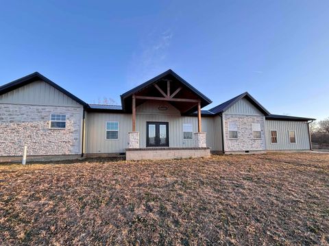 Photo of 2267 Old Highway 60 West, Mitchell, IN 47446 (MLS # 202605081)