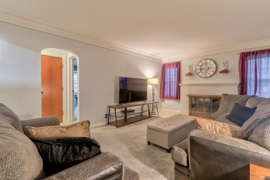 Photo of 951 S Rotherwood Avenue, Evansville, IN 47714 (MLS # 202607113)