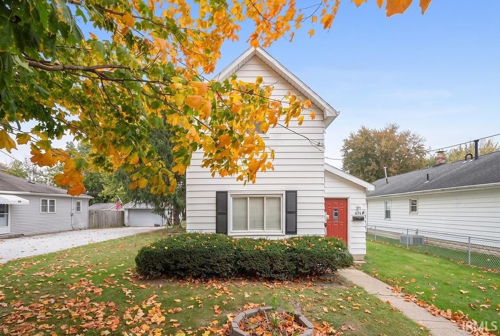 Photo of 628 W WOODLAND Avenue, Kokomo, IN 46902 (MLS # 202642939)