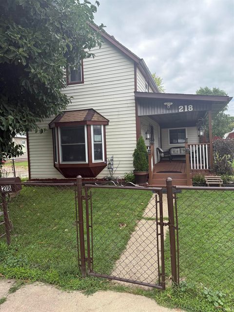 Tiny photo for 218 West Miami Avenue, Logansport, IN 46947 (MLS # 202533572)