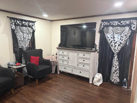 Tiny photo for 218 West Miami Avenue, Logansport, IN 46947 (MLS # 202533572)