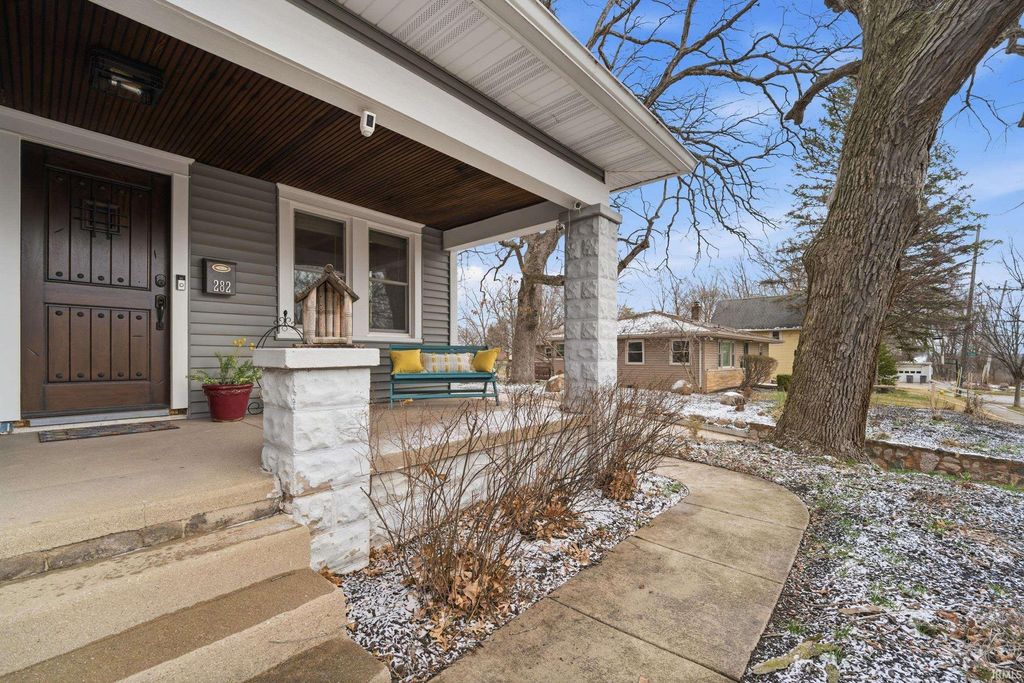 Photo of 282 Lincoln Street, West Lafayette, IN 47906 (MLS # 202609165)