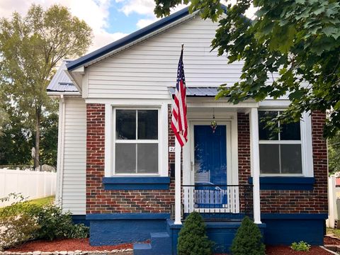 Photo of 2131 Vinton Street, Lafayette, IN 47904 (MLS # 202536426)