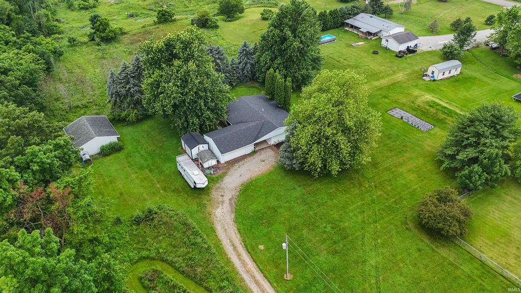 Photo of 1945 N 100 E, Angola, IN 46703 (MLS # 202628220)
