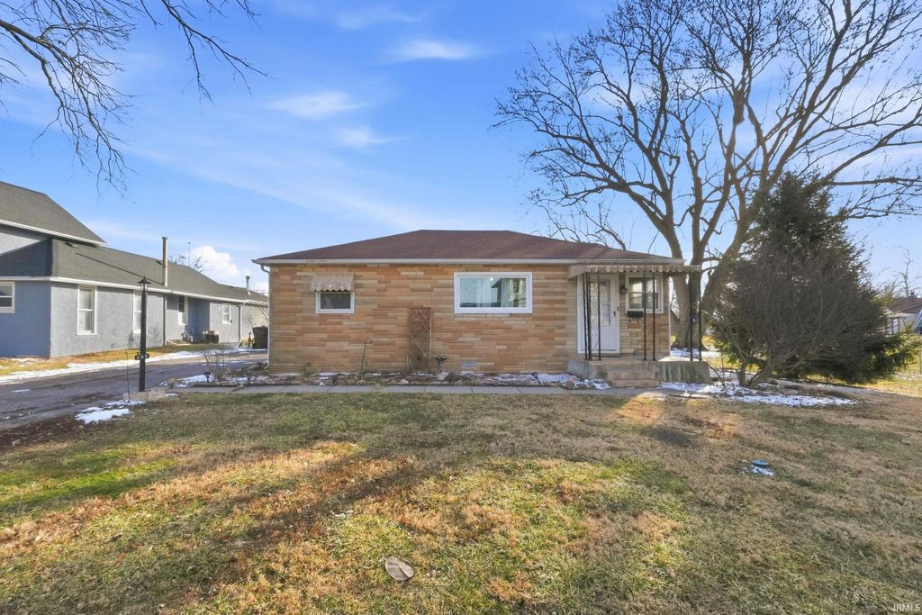 Photo of 403 S Johnson Street, Garrett, IN 46738 (MLS # 202605903)