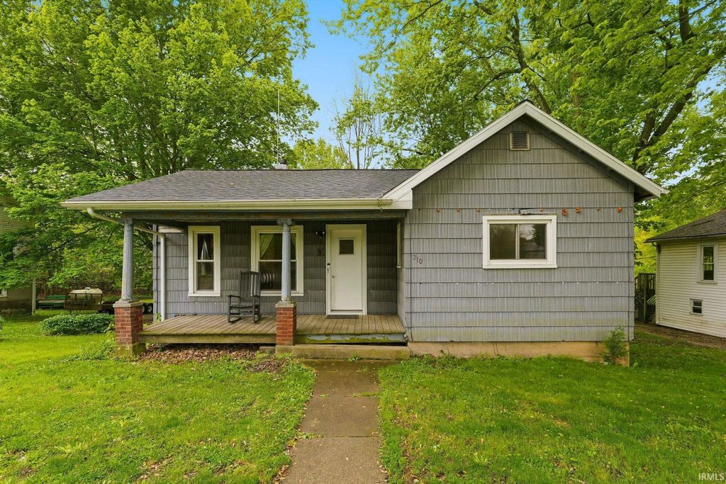 Photo of 210 E North Street, Larwill, IN 46764 (MLS # 202617593)