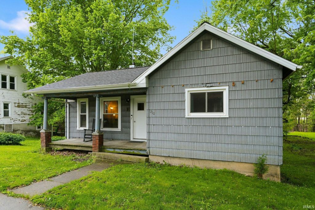 Photo of 210 E North Street, Larwill, IN 46764 (MLS # 202617593)